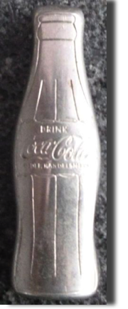 7516-16 € 3,00  coca cola opener flesje